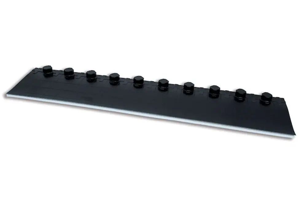 Schwarzes Ausgleichsprofil mit runden Halterungen, geeignet zur Stabilisierung von Oberflächen. Produkt von Roth für präzise Anpassungen.